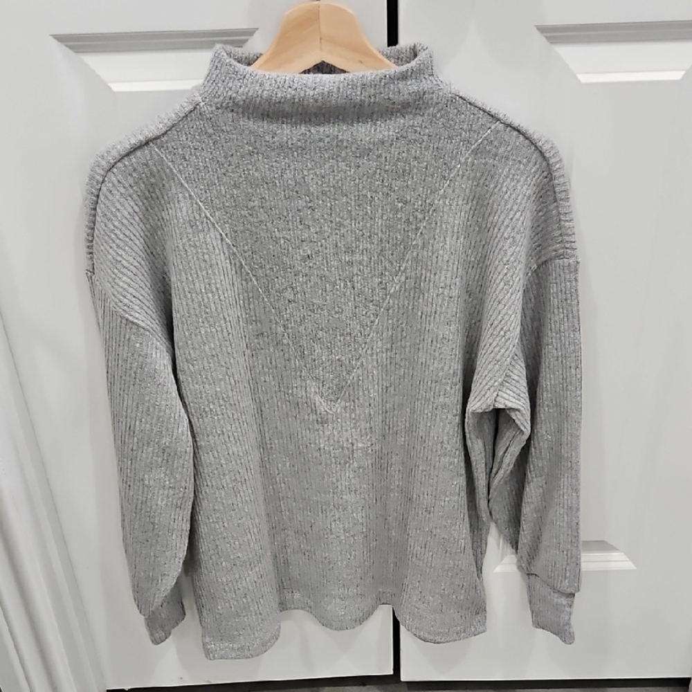 LOFT Gray Turtleneck Sweater
